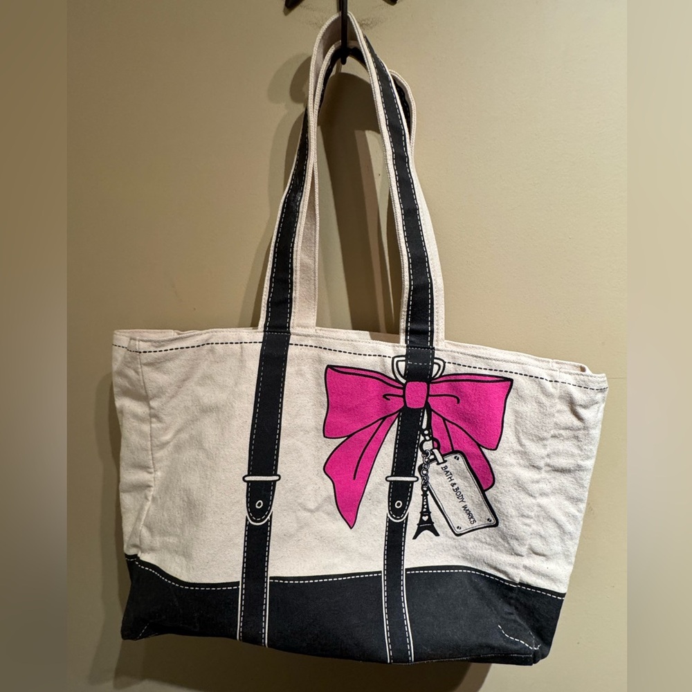 Bath & Body Works "We Love Paris" VIP canvas tote (GUC)